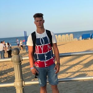 Meet your Posher, Ethan